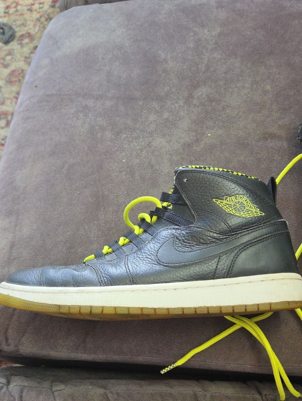 Nike Jordan Size 10.5 Men’s Black with Neon Yellow Accent High-Top Sneakers - Picture 9 of 13